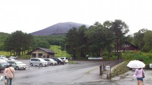 一瞬雲が晴れて浅間山が見えました。